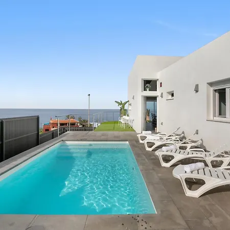 Carlota Caleta de Interián